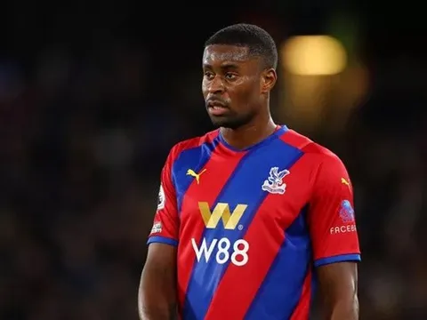 CLB đầu tiên buông cờ trắng ở thương vụ hot Premier League