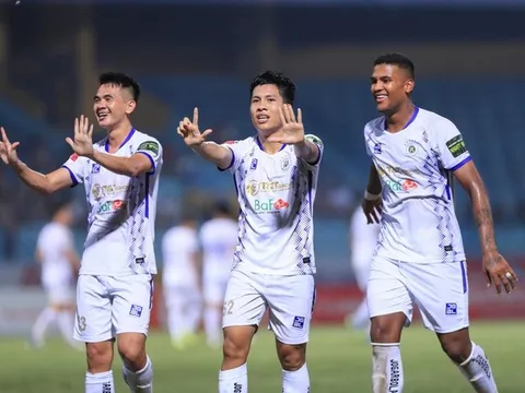 CLB Hà Nội thắng ngược TopenLand Bình Định, áp sát ngôi đầu bảng V-League