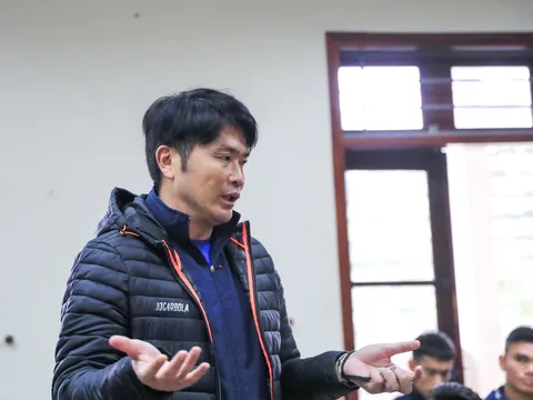 "CLB Hà Nội vẫn đang trong quá trình cải tổ"