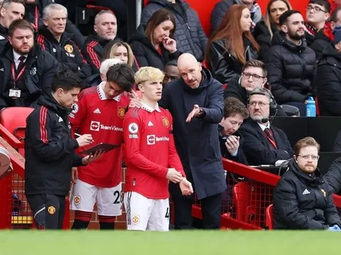 Có một Ten Hag lạ thường