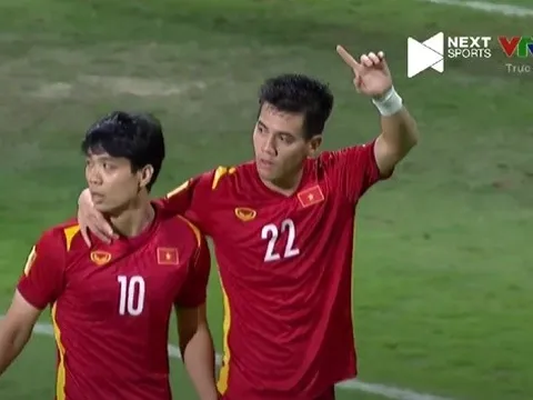 "Có thể cảm nhận cả sự hồi hộp trên gương mặt Tiến Linh"