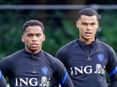 Van Dijk tác động, lặp lại vụ Gakpo với M.U