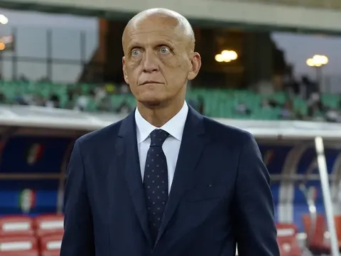 Giám đốc UEFA chỉ trích FIFA và trọng tài huyền thoại Pierluigi Collina