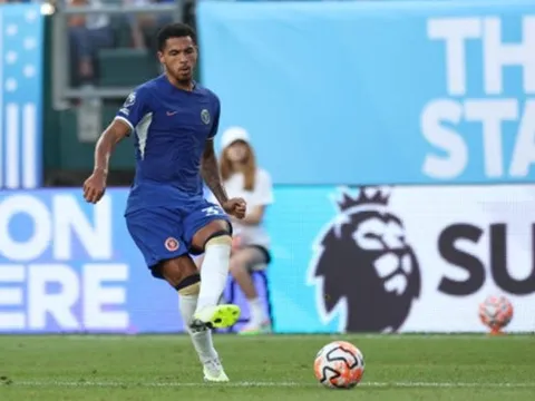 Pochettino: "Cậu ấy có thể trở thành trung vệ vĩ đại nhất nước Anh"