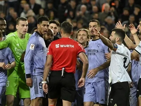 Cơn điên của Real "nuốt chửng" truyền thông