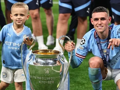 Con trai Phil Foden thành hiện tượng mạng