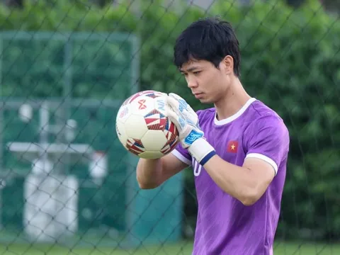 Công Phượng làm thủ môn, ĐT Việt Nam rèn quân chờ đối đầu Campuchia