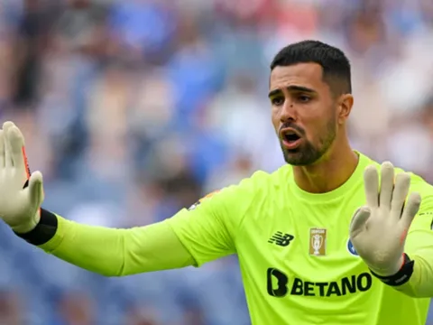 Mục tiêu thay thế De Gea nói thẳng về tương lai