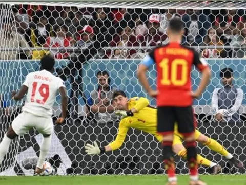 Courtois hóa người hùng, Bỉ thắng toát mồ hôi trước Canada