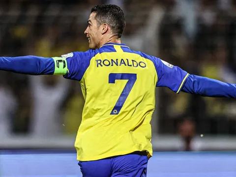 Chạm cột mốc 500, Ronaldo tung động thái trên MXH