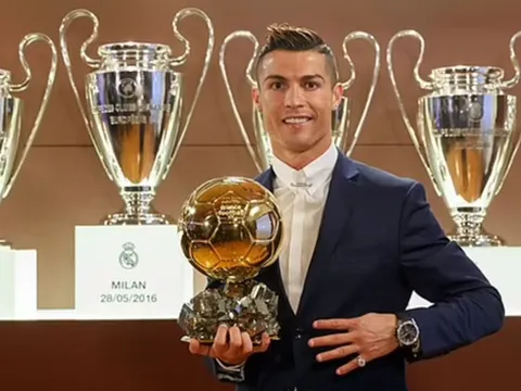 "Ronaldo muốn giành nhiều Quả bóng vàng hơn Messi"