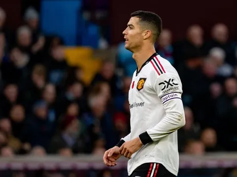 Vì sao Ten Hag loại Ronaldo khỏi đội hình đấu Villa?