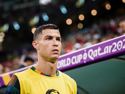 "Ronaldo sẽ sớm nhận ra mình đã rơi vào một hố đen bóng đá"