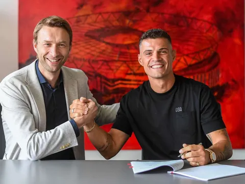 Granit Xhaka bị chỉ trích khi rời Arsenal