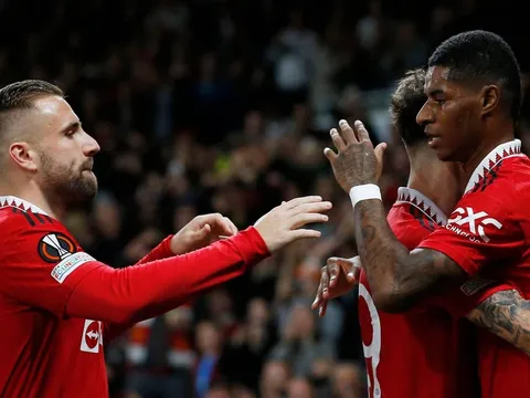 Crystal Palace - Man Utd: 4 bàn; Vượt mặt Man City