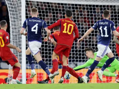 Cú đúp của McTominay giúp Scotland quật ngã Tây Ban Nha