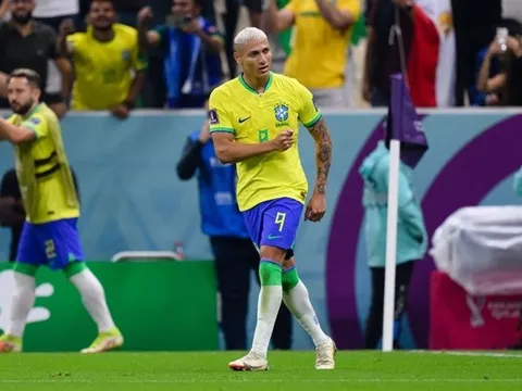 Cú đúp đưa Richarlison lên trên Jesus và Firmino