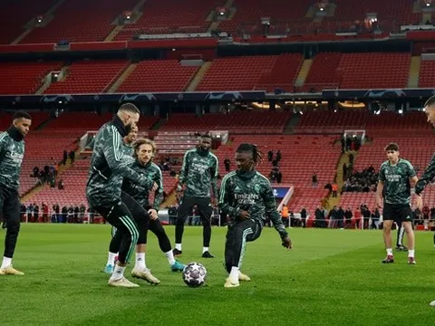 Cú hích Benzema; Độc lạ Camavinga