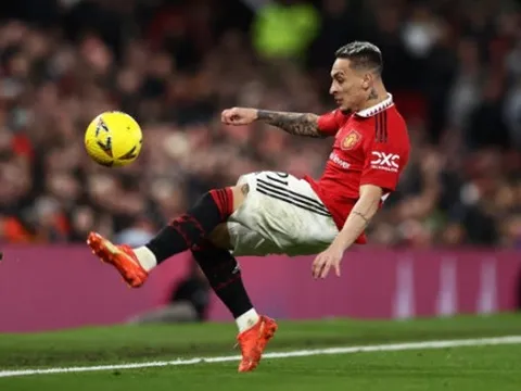 Cú hích cho Antony