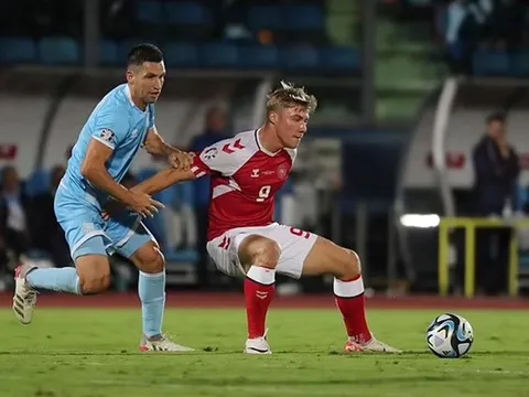 Cú huých đầu gối khiến Man Utd dựng tóc gáy