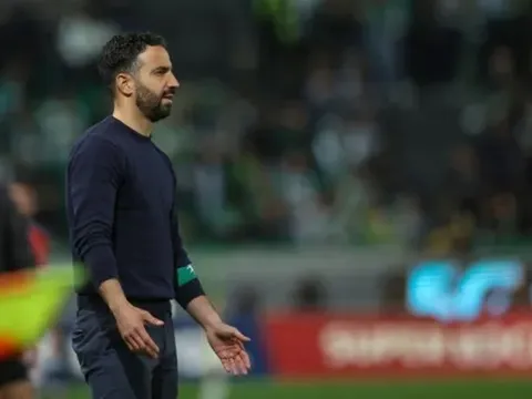 Cú lừa Amorim - Liverpool?