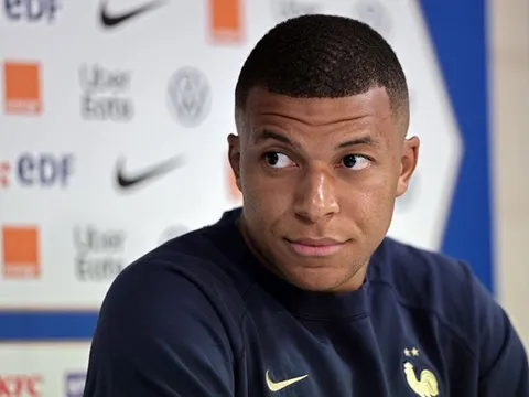 'Cú lừa' Mbappe xuất hiện?