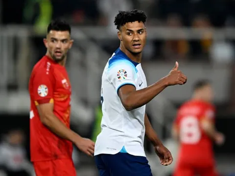 "Cú lừa" Ollie Watkins