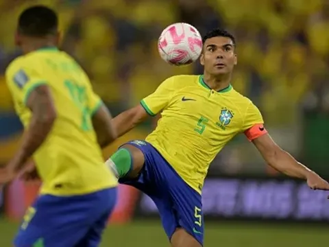 Cú sốc Casemiro đổ xuống đầu Man Utd