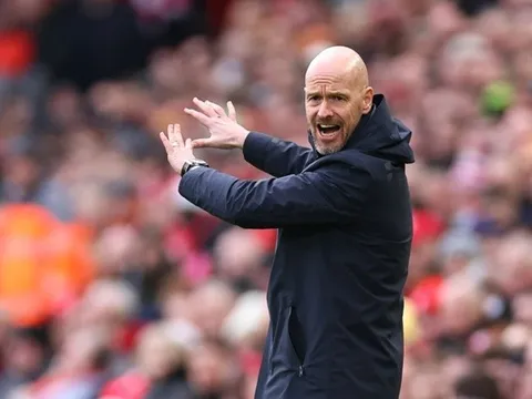 Cú tát để Man Utd tỉnh ngộ