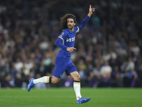 NÓNG! Chelsea "quay xe" với Cucurella