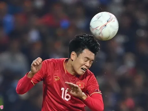 Cuộc đấu giữa Bunmathan và hàng thủ trên 1,8 m của ĐT Việt Nam