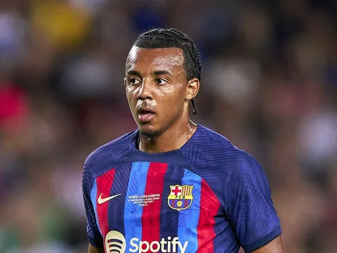 Cuộc nổi loạn kích hoạt sự bùng nổ của ngôi sao 55 triệu