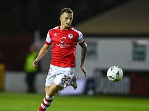 Sheffield United khiến M.U ôm hận