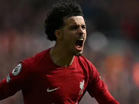 Cầu thủ Liverpool mà Arteta muốn ký HĐ là fan Arsenal lâu năm