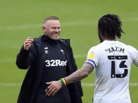 Cựu cầu thủ M.U tỏa sáng, Derby của Rooney hạ gục đội đầu bảng