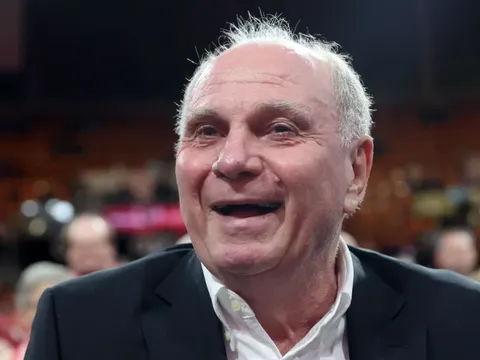 Cựu chủ tịch Bayern lên tiếng về tương lai 1 trụ cột