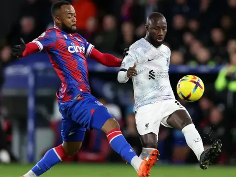 Cựu đội trưởng 'hủy diệt' Naby Keita