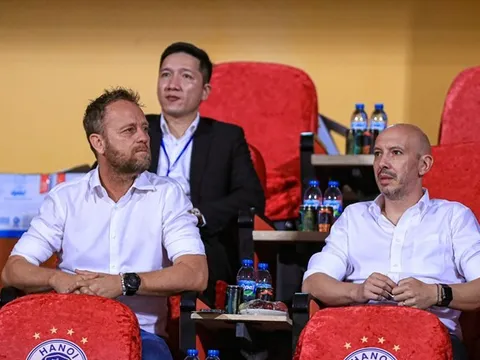 Cựu HLV tuyển Thái Lan chuẩn bị tái xuất V-League?