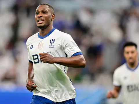 Cựu Quỷ đỏ làm Ronaldo lu mờ ở Ả Rập Saudi