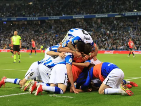 Cựu sao Man Utd đang bay cao cùng Sociedad