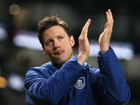 Weghorst bị la ó ở Burnley