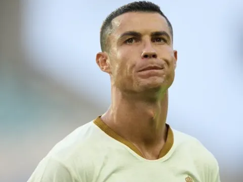Cựu sao MLS: "Ronaldo bị ảo tưởng, ganh tị với Messi"
