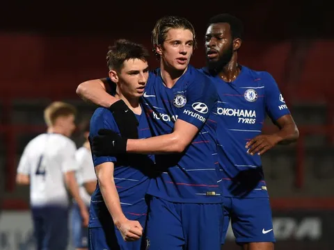 Đã đến lúc Chelsea tận dụng sao trẻ trưởng thành từ lò đào tạo CLB?