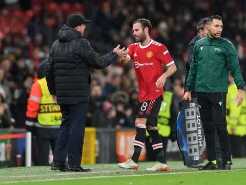 Đã đến lúc Man Utd gật đầu với Barcelona