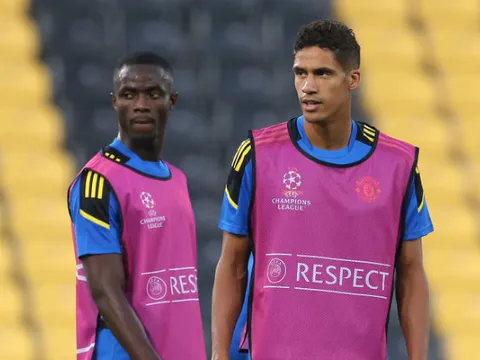 Đã đến lúc Solskjaer mạnh dạn sử dụng bộ đôi Varane - Bailly?