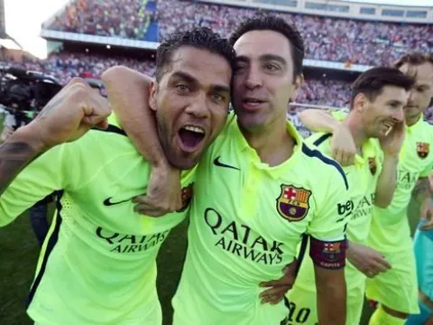 Dani Alves phát biểu cảm xúc trước các đàn em Barca