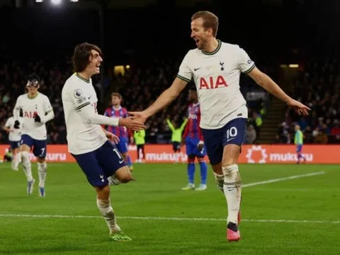 Đại thắng Palace, Tottenham nuôi lại giấc mộng top 4