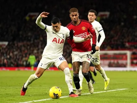 Dalot hay, nhưng vẫn thua "quái vật" của Tottenham