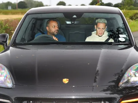 Dàn sao M.U hội quân cho mùa giải mới, tân binh xuất hiện