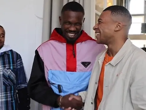 Dàn sao tuyển Pháp hội quân cực bảnh, Kounde khiến dư luận săm soi